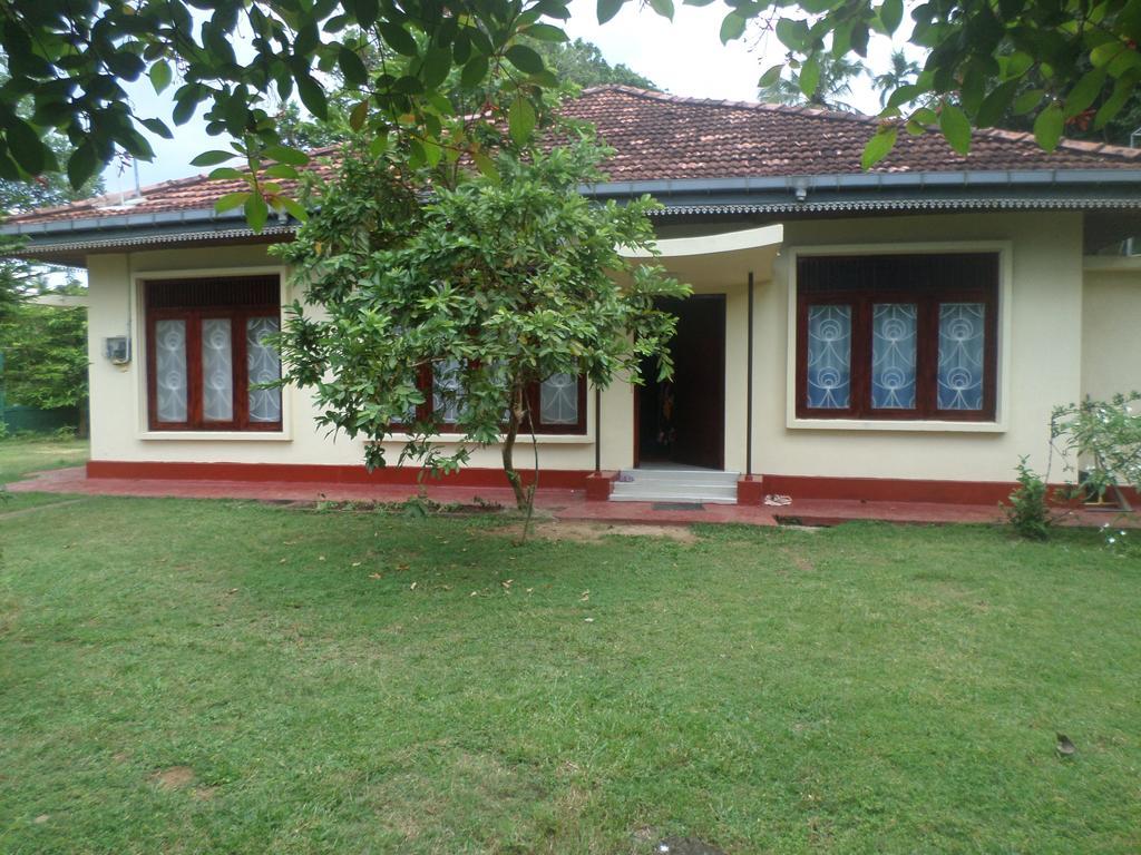 Grand Villa Mirissa Esterno foto