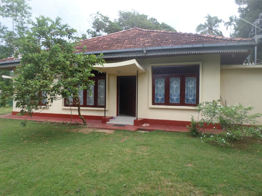 Grand Villa Mirissa Esterno foto